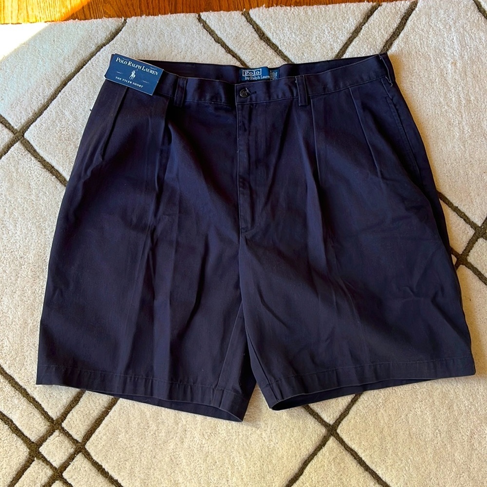 Men’s navy blue dress/casual shorts. Size 40.